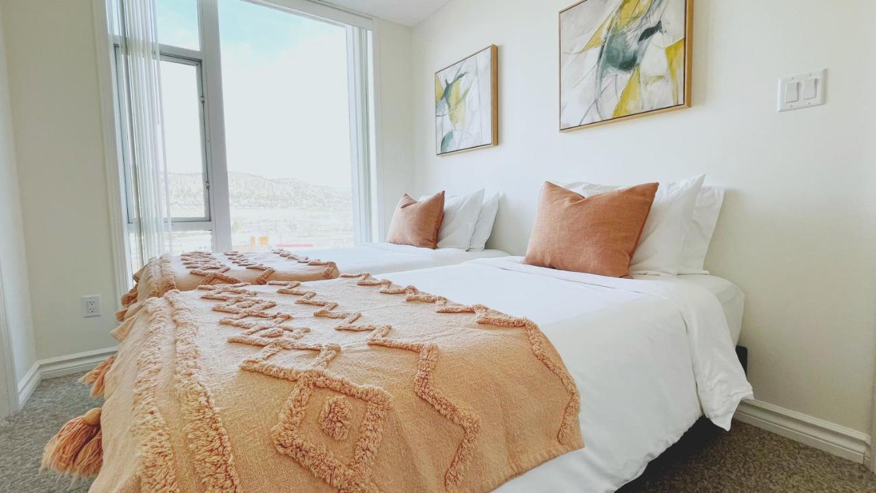 Downtown Waterfront Kelowna Oasis Newly Renovated 2Bed 2Bath Apartman Kültér fotó