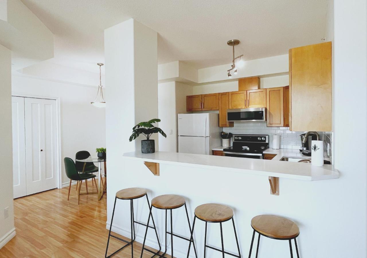 Downtown Waterfront Kelowna Oasis Newly Renovated 2Bed 2Bath Apartman Kültér fotó