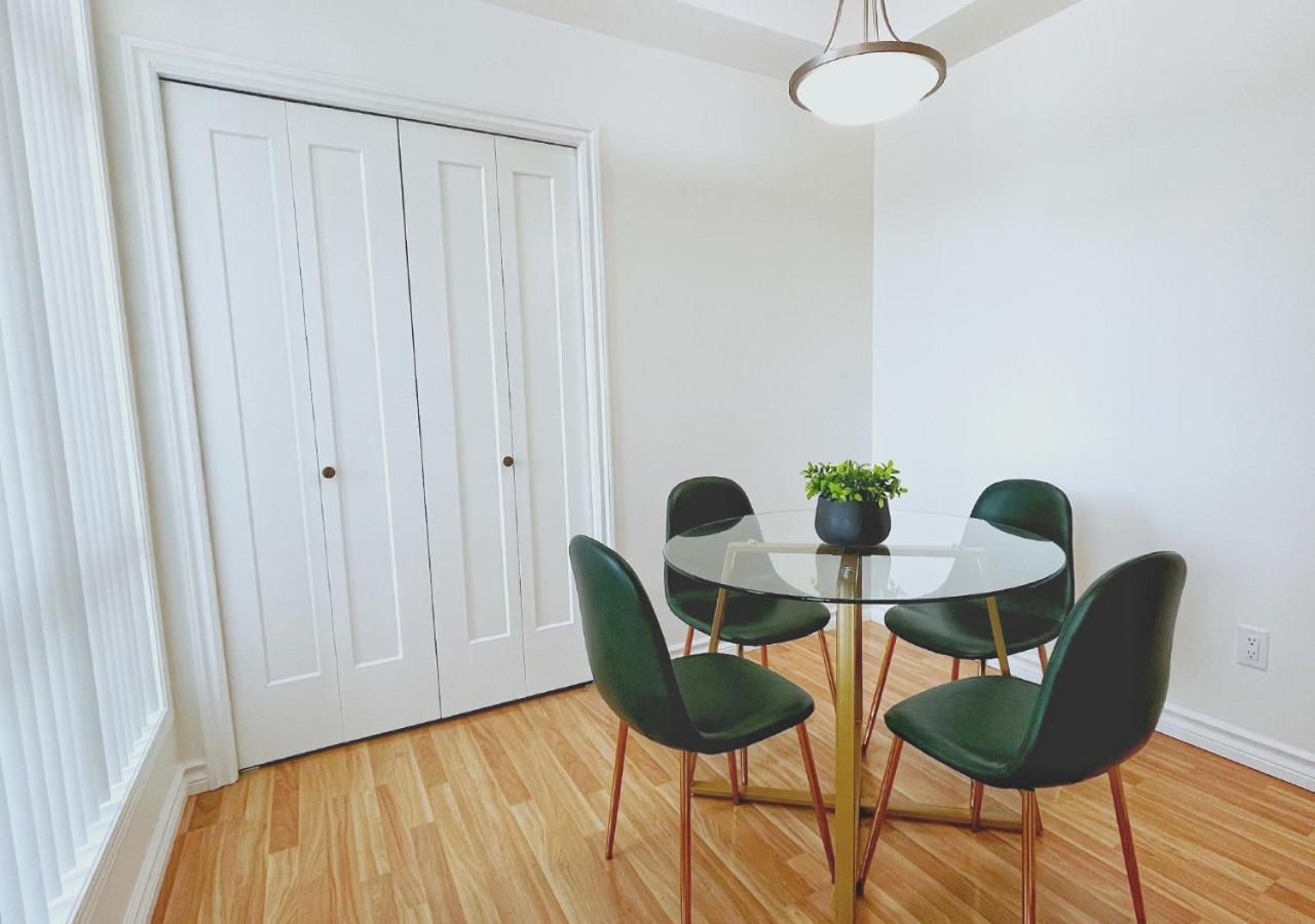 Downtown Waterfront Kelowna Oasis Newly Renovated 2Bed 2Bath Apartman Kültér fotó