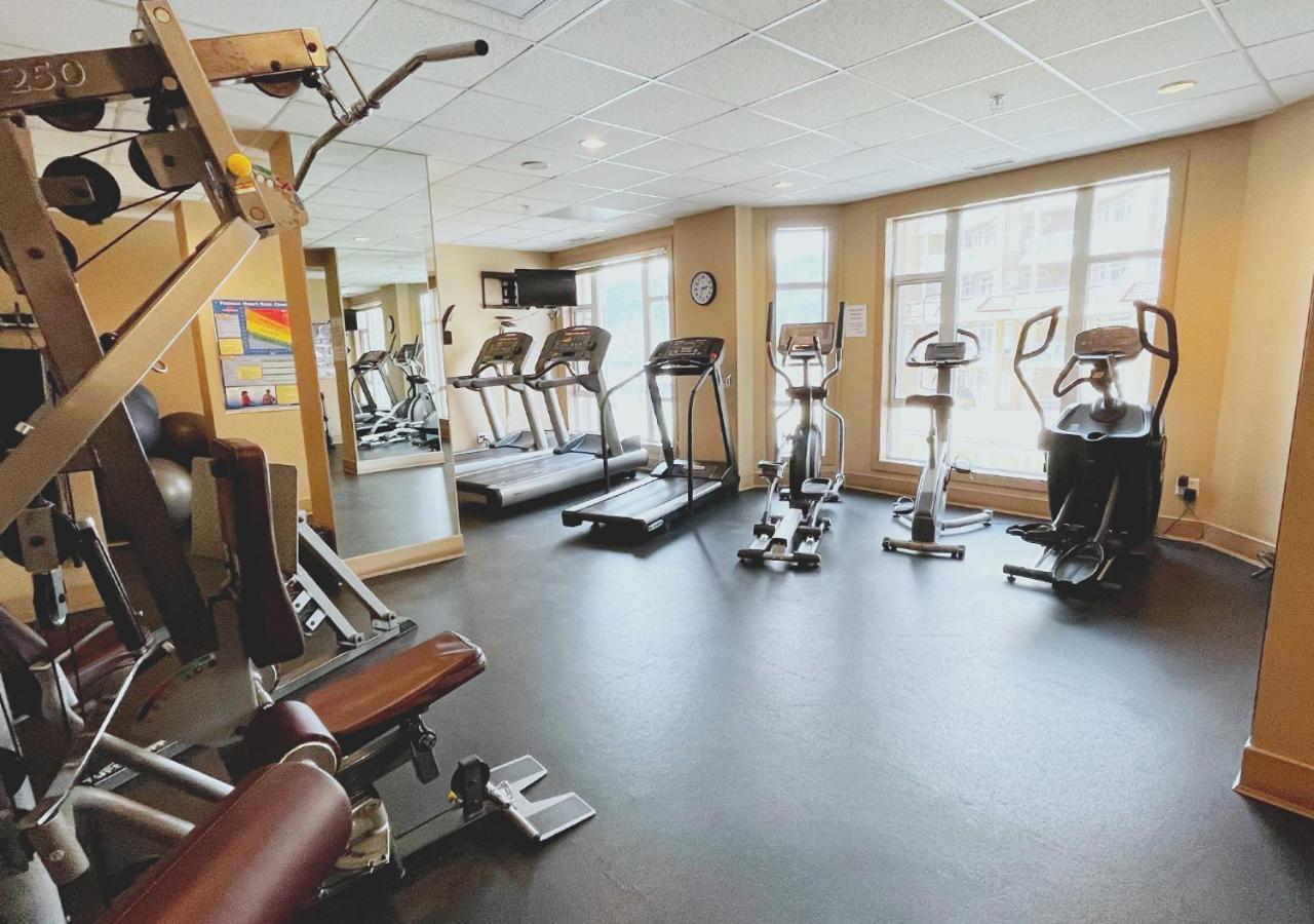 Downtown Waterfront Kelowna Oasis Newly Renovated 2Bed 2Bath Apartman Kültér fotó